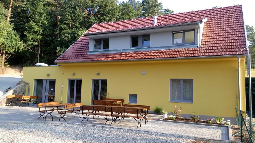 Hotel Mezi Stromy Horakov Zewnętrze zdjęcie